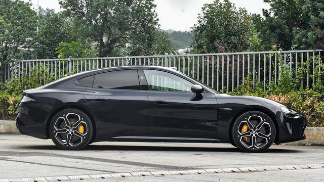 智界新S7与小米SU7：谁才是20万级中大型纯电车的王者？