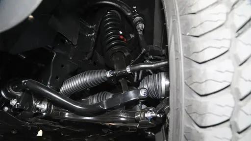 2.3T柴油动力，8AT变速箱加持，三把锁与坦克掉头功能，这款皮卡能否赢得市场青睐？