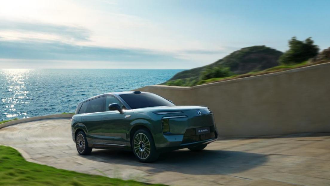 腾势N8L上市 大六座安全豪华SUV进入“智能与安全”的新纪元