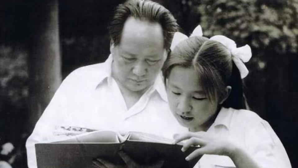 江青挑选女婿，问张春桥的意见，险些让女儿李讷掉入了火坑