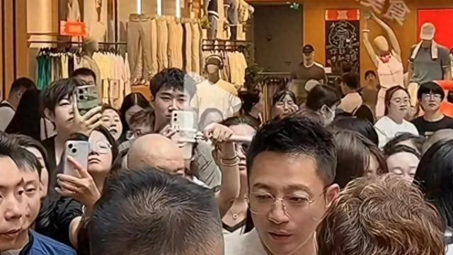 汪小菲内蒙古开新店状态佳 性格温和事业旺 马筱梅陪伴显幸福