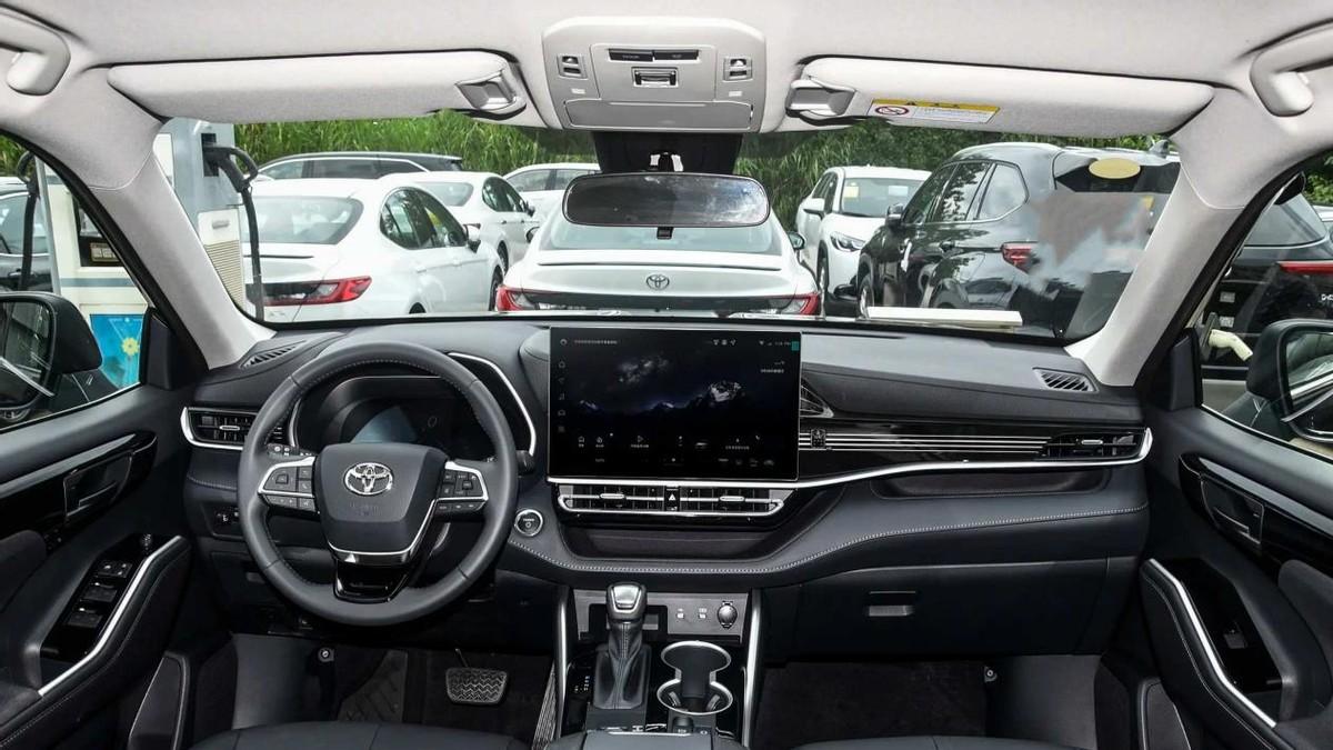 德系对阵日系，大众揽巡和丰田汉兰达，到底谁更胜一筹？