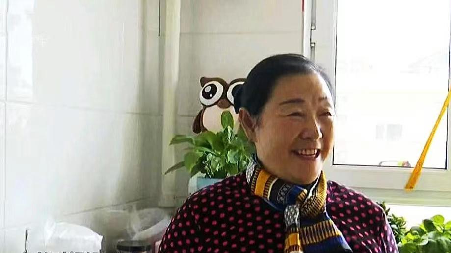 67岁农村大爷坐拥十多万收入，寻觅年轻貌美老伴，却坚持生病各自找子女？