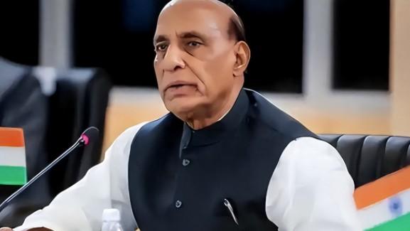 印度防长向我国发出警告，并要求我国道歉，我国反制十分解气