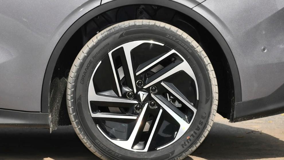 13.49万起售，订单1小时超2万？深蓝L06这么火吗