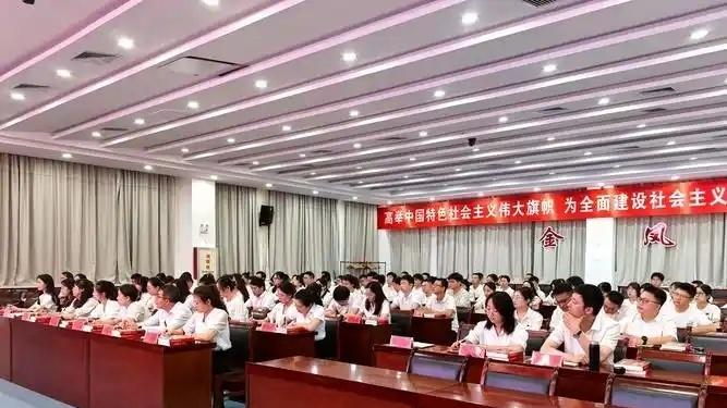 现在这么多人考公务员，真的什么人都适合考公吗？