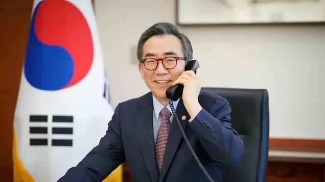 倒计时1天，尹锡悦惨了？韩国电话已打到中国，王毅亮明中方立场