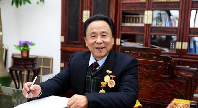 包养10位情妇，睡觉翻牌生下11个私生子，75岁还在拼命生娃！