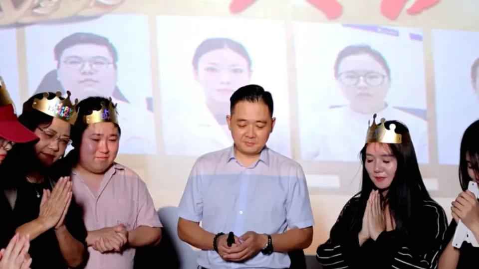 光影同声 生庆生辰｜武汉民生耳鼻喉专科医院8-9月员工生日会温情落幕