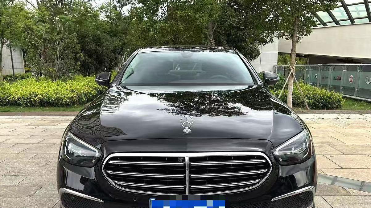 2022款奔驰E级，一手准新车，3.2万公里，32.88万拿下它！