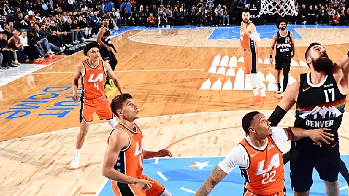 约基奇55+12+6，哈登23+8赛后沮丧了，船记谈小卡把话挑明