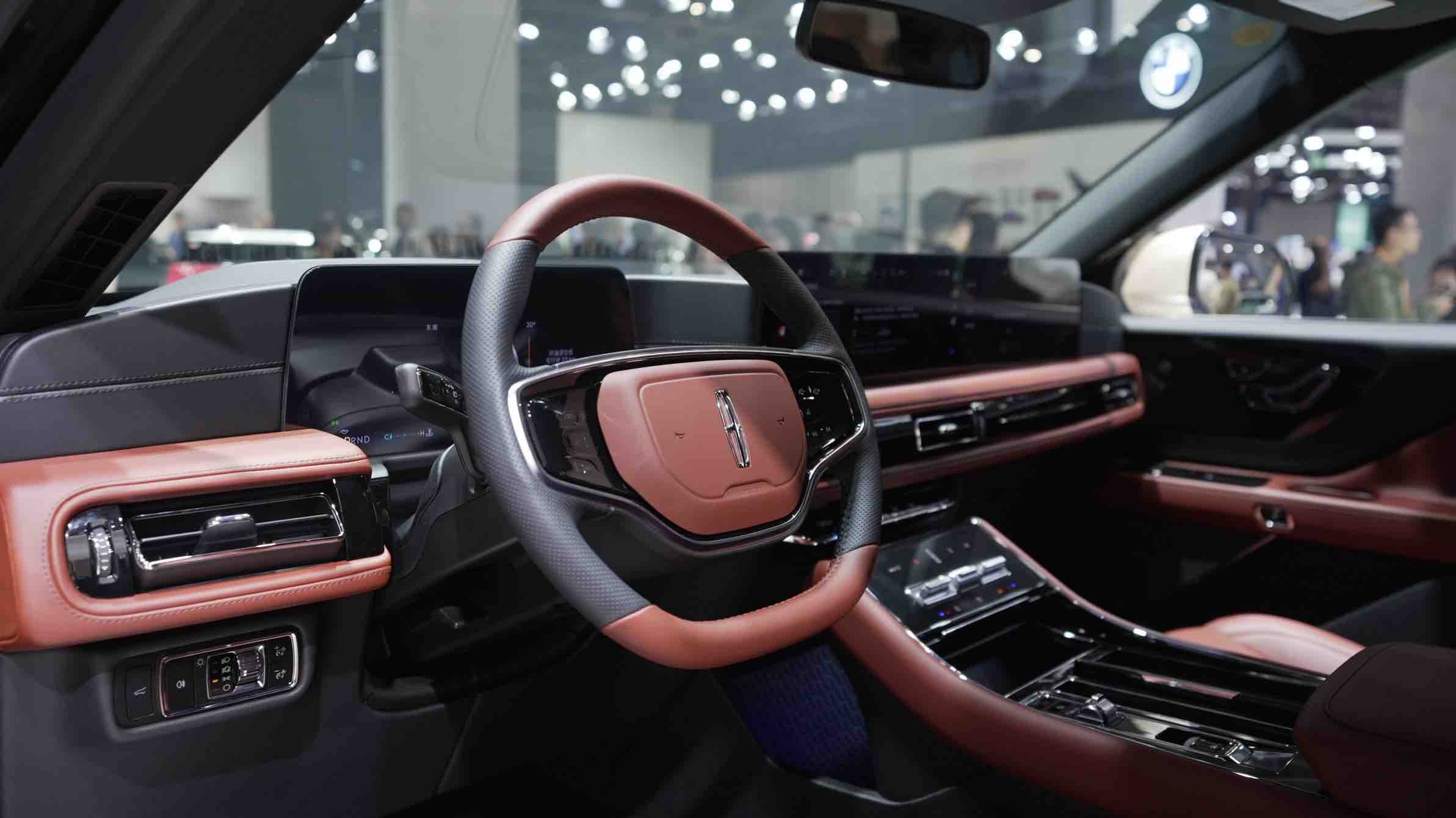 进博会体验林肯“沉浸式”看车！原来豪车还能这么玩