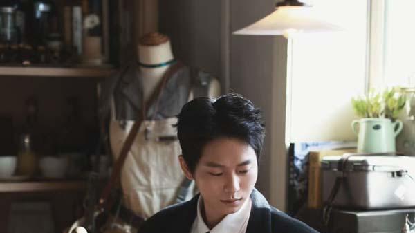 张博源晒时尚穿搭 解锁多元魅力