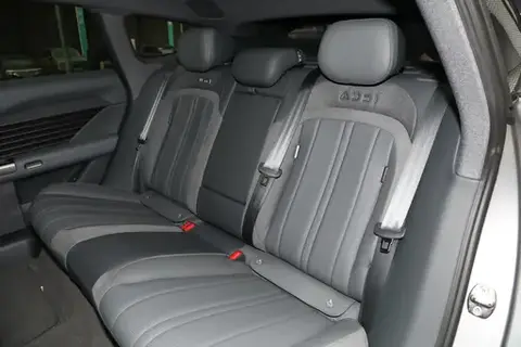 27.99万元，配空气悬架+后轮转向，这台奥迪新车是真香！