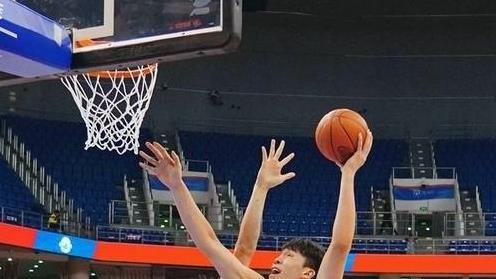 辽宁两人得分上双，杨瀚森表达愤怒方式逆天，弗格最佳一人最差