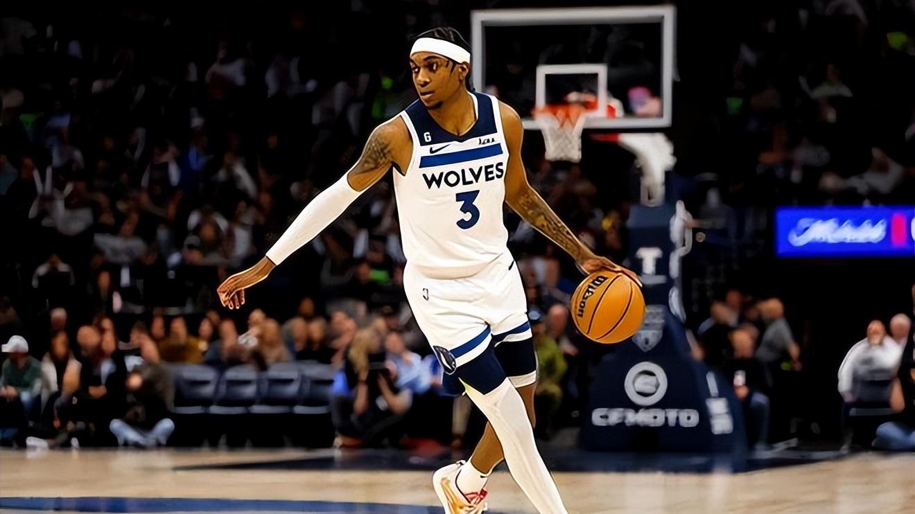 还在进步！场均15+5+2，三分命中率44%，25岁的他已是顶级3D！