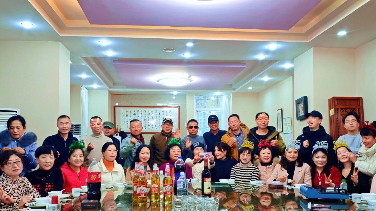 《校长骑行年会志》