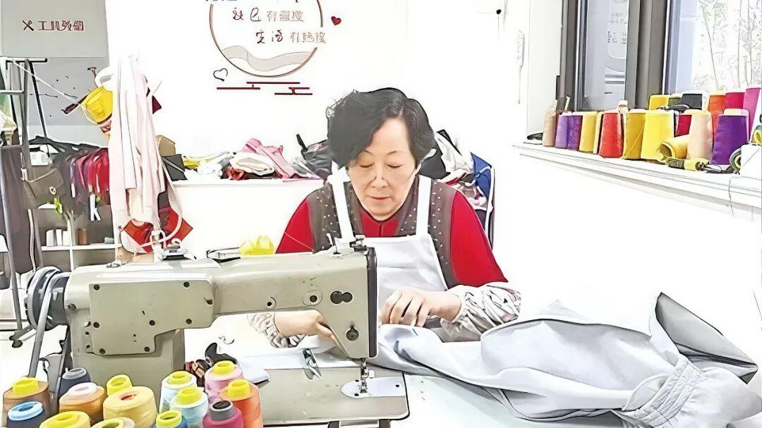 累计服务近2000人次！这位胶州人“一针一线”关爱老人