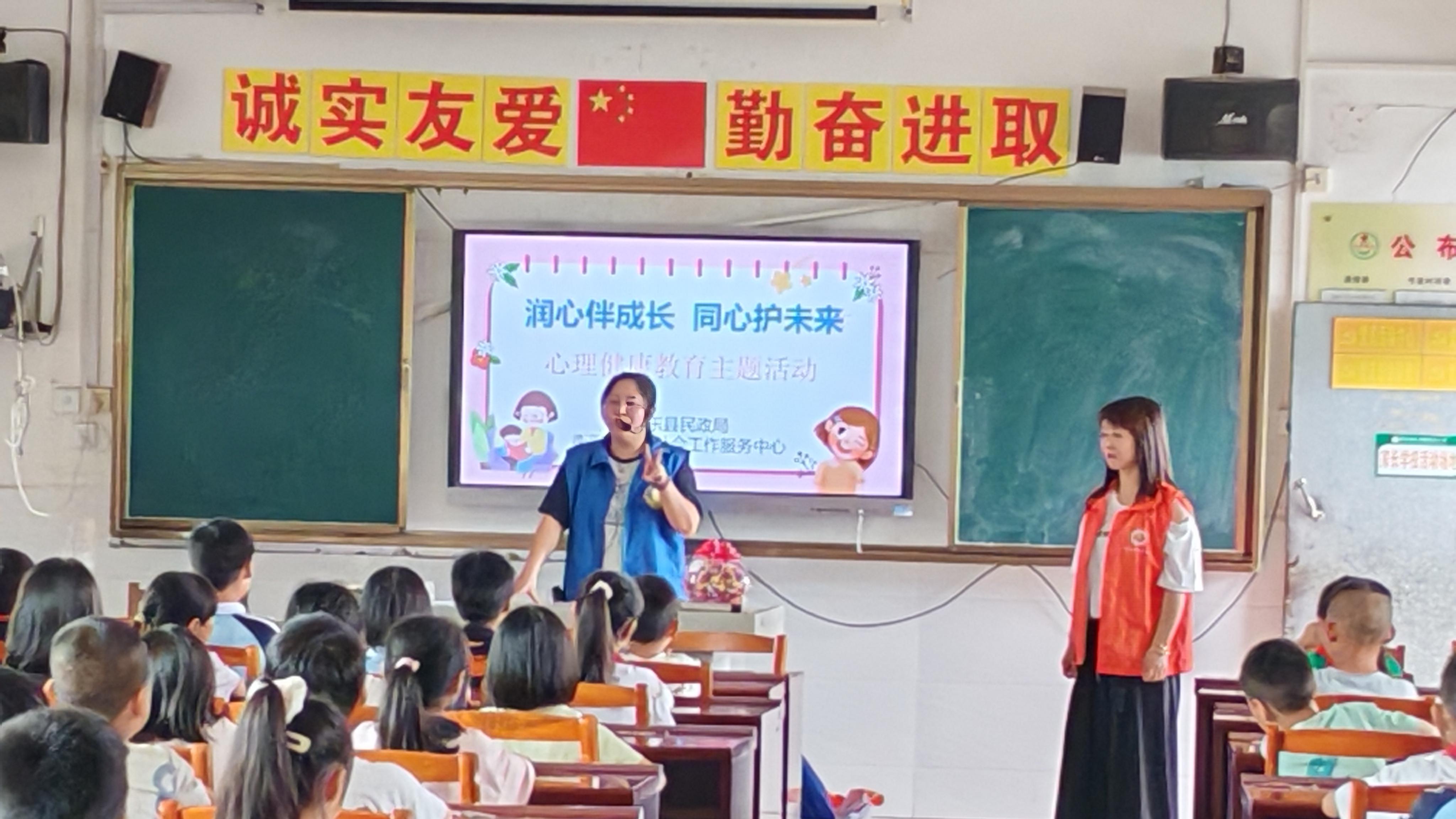 衡东县民政局织牢未成年人保护网