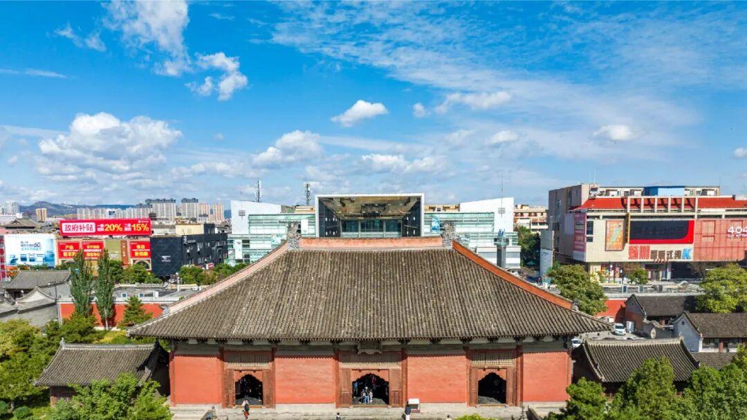 在八大辽构中寻找时间的形状