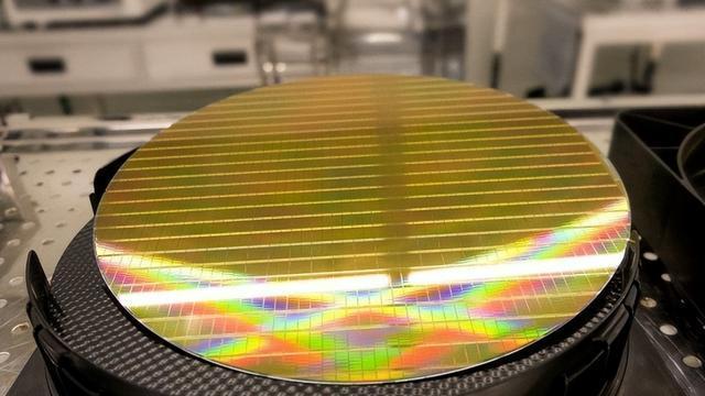 中国研发金刚石膜新制备工艺，“钻石芯片”要出现了