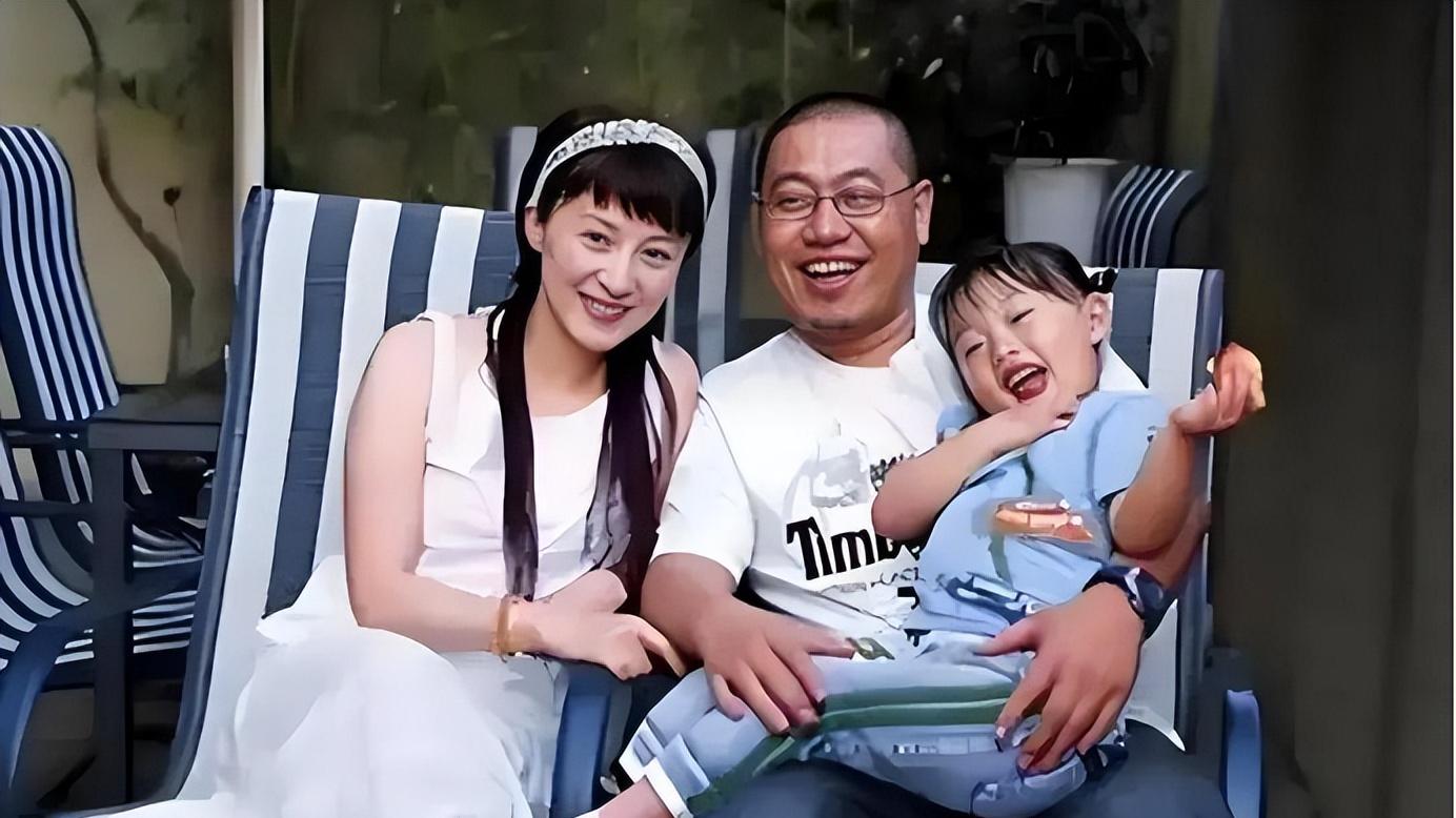 嫌丈夫丑不要孩子，丈夫给她245万生下女儿，徐露后悔了吗？