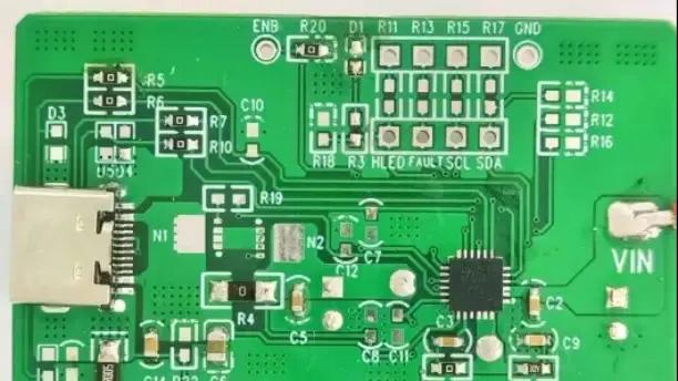 IP6529_Q1至为芯支持PD快充的45W车规级DC-DC芯片