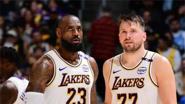 洛杉矶湖人队的经典战术：Ram Screen