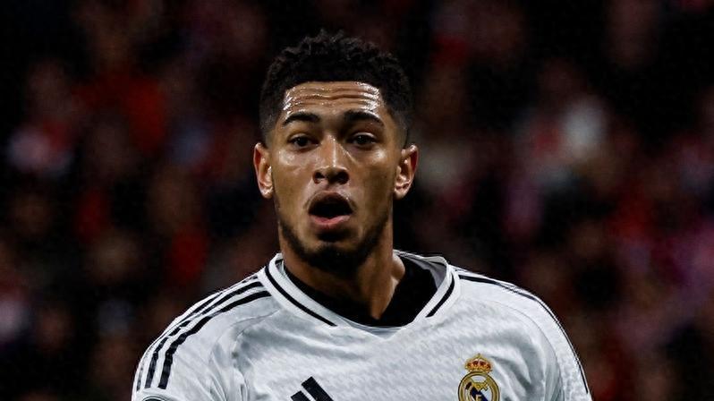 西蒙尼发布会反问记者：这里有人看到小蜘蛛二次触球了吗？请举手