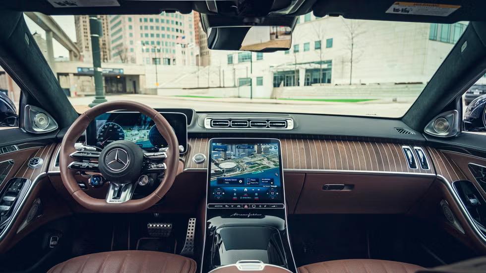 性能强劲豪华大气，2025款奔驰AMG S63实车图赏析