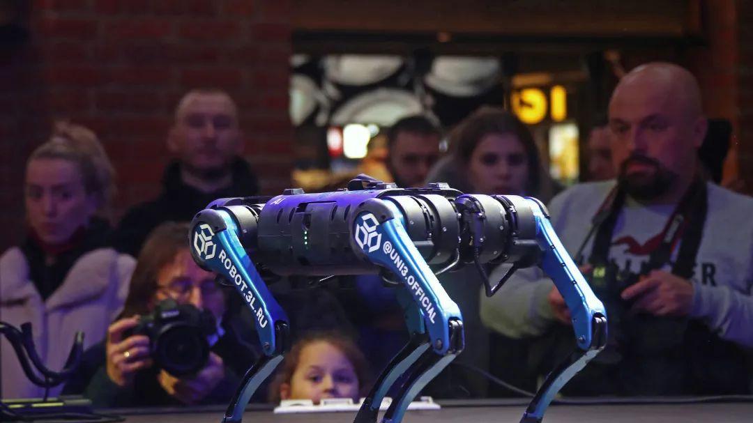 中国机器人崛起：一年卖出2.37万台四足机器狗，出货量全球第一