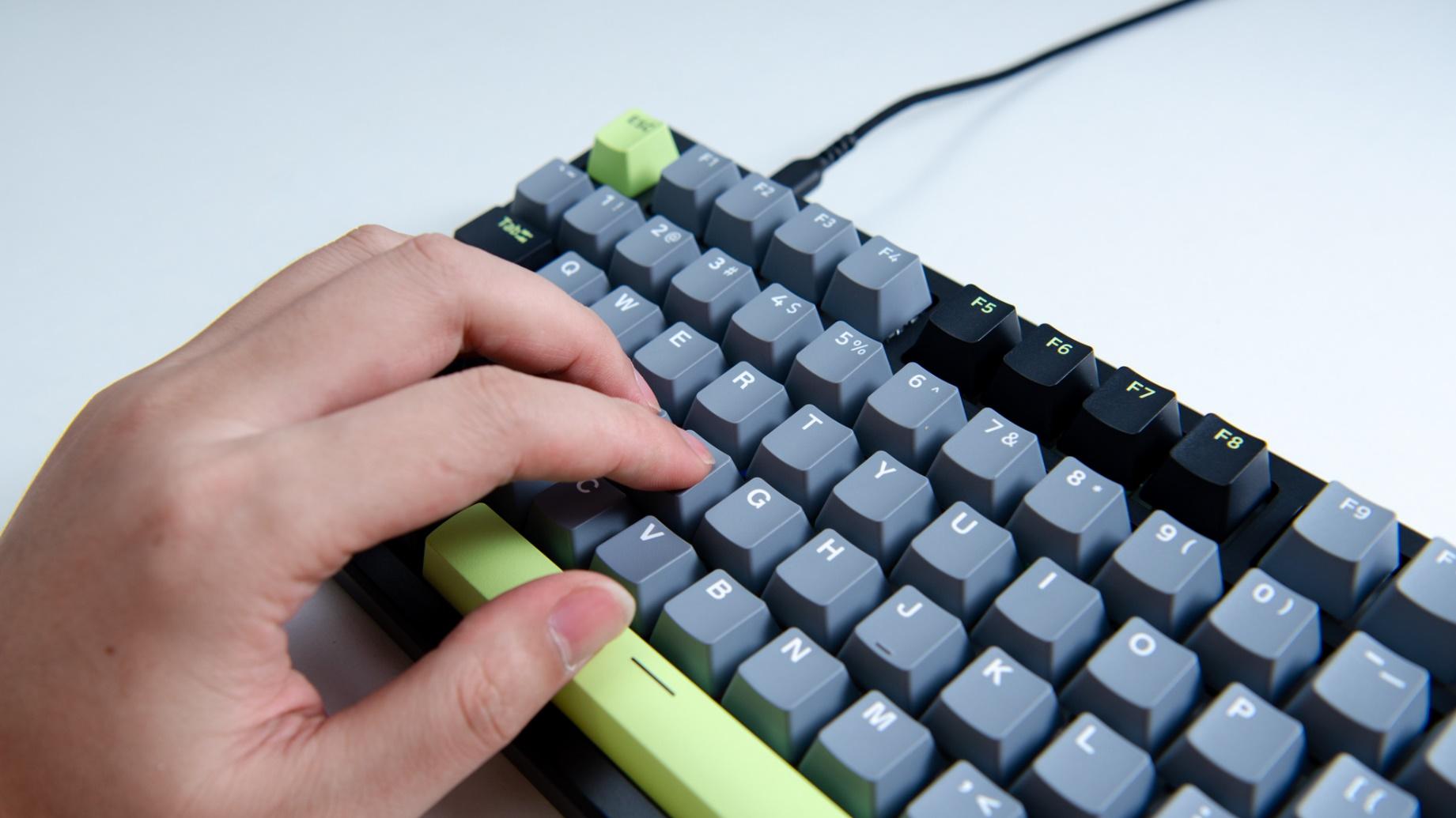 雷柏V700DIY-98初号骑士机械键盘评测：客制化高性价比生产工具