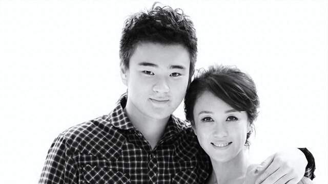 傅艺伟丧子后首露面，模样大变难认出，前夫高度近况曝光