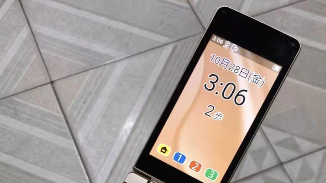 183元的“洋垃圾”翻盖手机，安卓10+骁龙芯，支持4G全网通