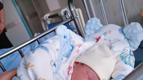 “上午回娘家，娃下午就住院”宝宝回窝，有多大影响？