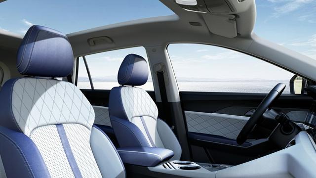 思皓X8PLUS：中型SUV，长超4米8，6座7座任选