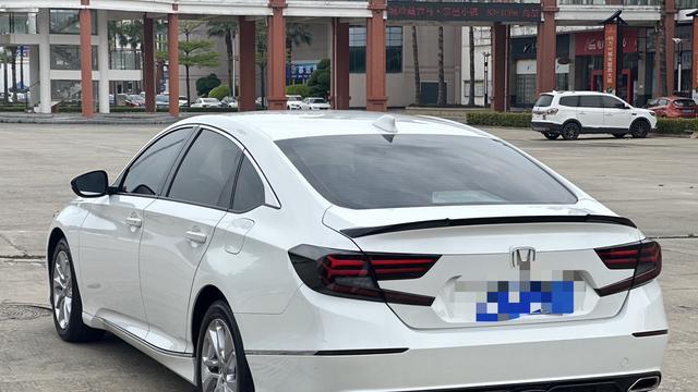 2021款雅阁星空限量，预算12万圆你“白月光“轿跑梦