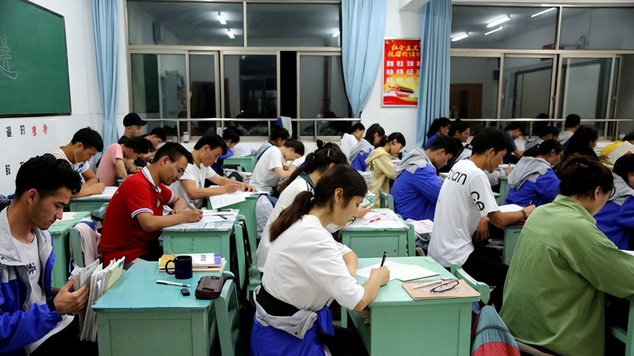 60元/天！南充一中学被举报暑假违规补课，教体局回应：已叫停