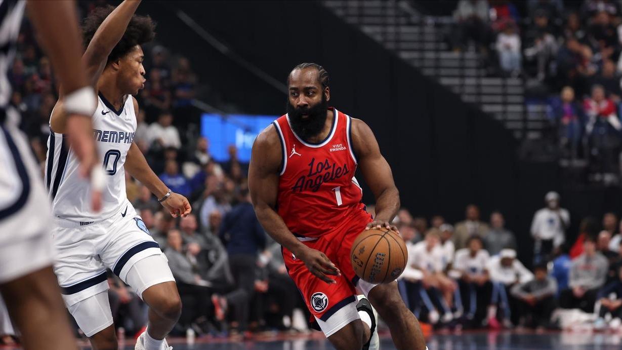 空砍赛季新高的小卡，虎头蛇尾的登哥，以及不知所谓的卢指导