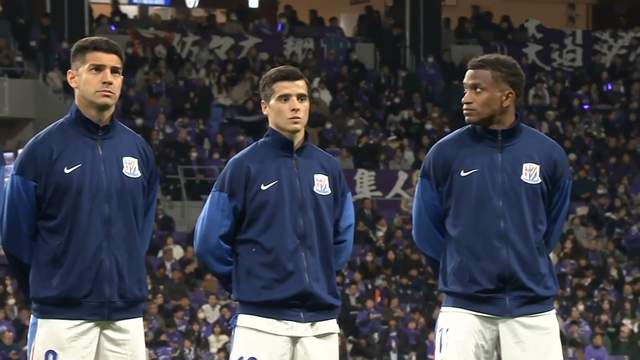 错失两必进球，申花不续约外援太明智，鲍亚雄百密一疏 出击不果断