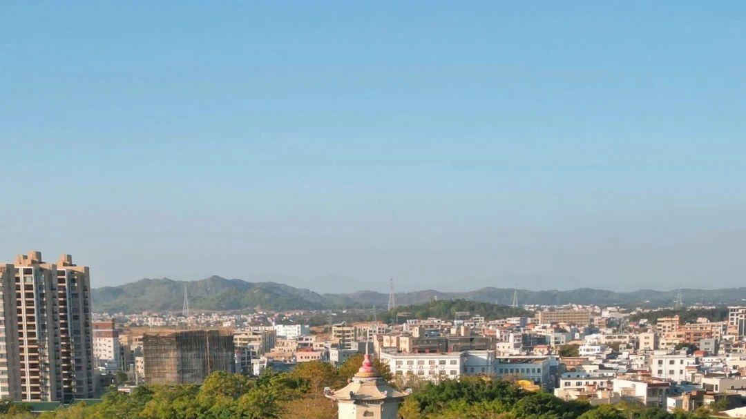 高铁1h直达！60元海鲜吃到撑，这座被低估的广东宝藏小城，人少景美太治愈