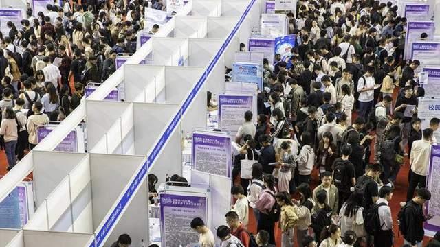 深度解读，事业单位招聘破除35岁限制，或许我们更应该早做好准备