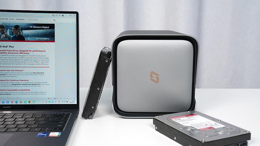 极空间Z4Pro+ NAS × WD Red Plus硬盘：双节同庆的智慧存储之选