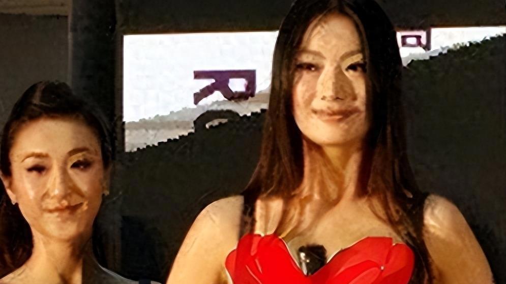 她是“中国乳神”，被称为“叶子楣接班人”，成名之路却非常坎坷