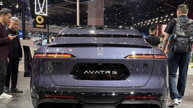 2025上海车展重磅新车盘点，5.2米豪车零百3秒，科技与性能完美结合