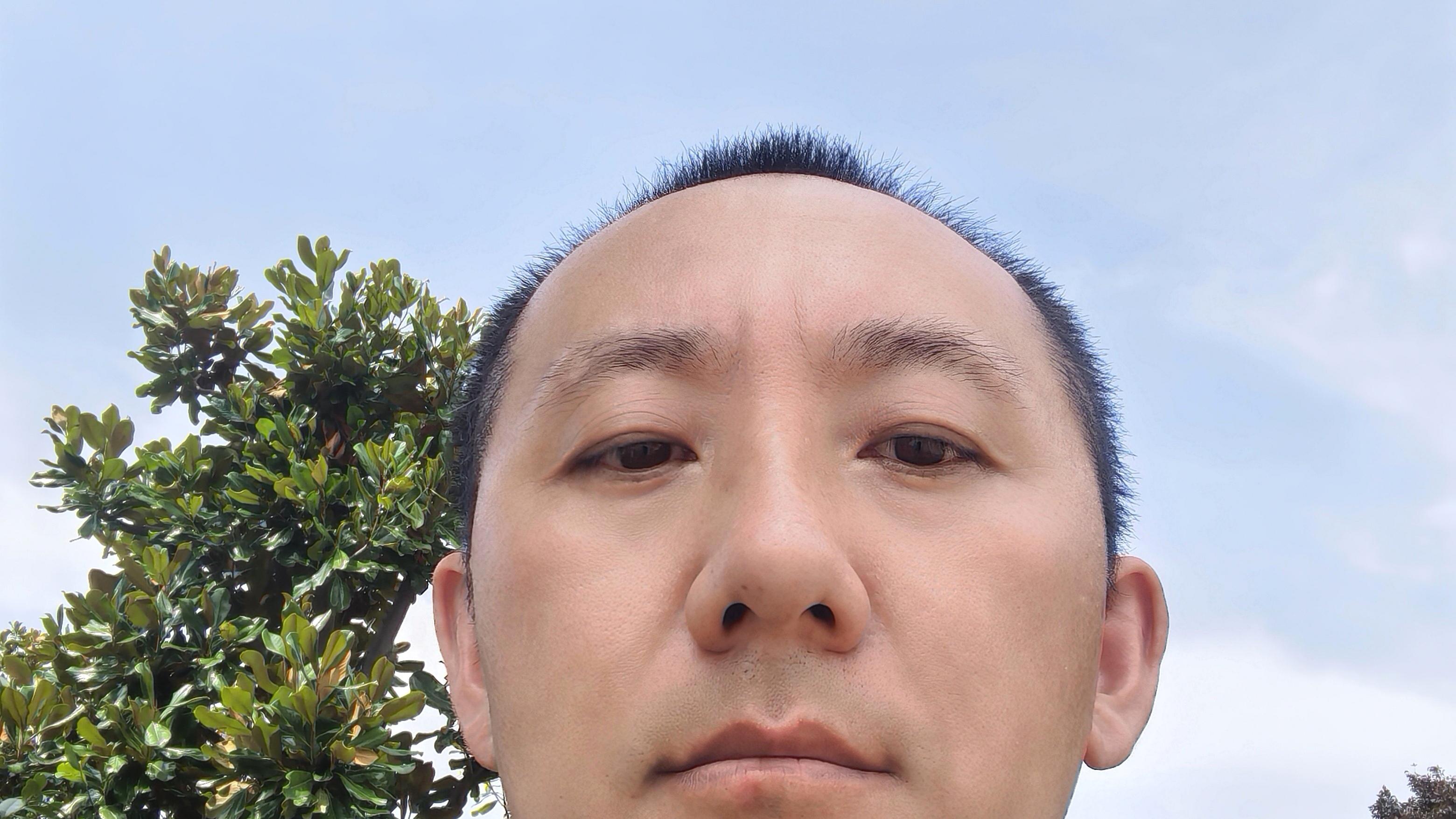 突发！23000 超高转速直追千元级，未野mini首款五刀头剃须刀测评