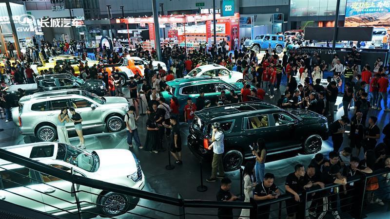 成都车展|全新坦克500亮相 智能豪华越野新标杆