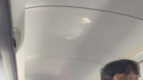 杭州飞韩国一航班行李架起火 紧急备降浦东机场