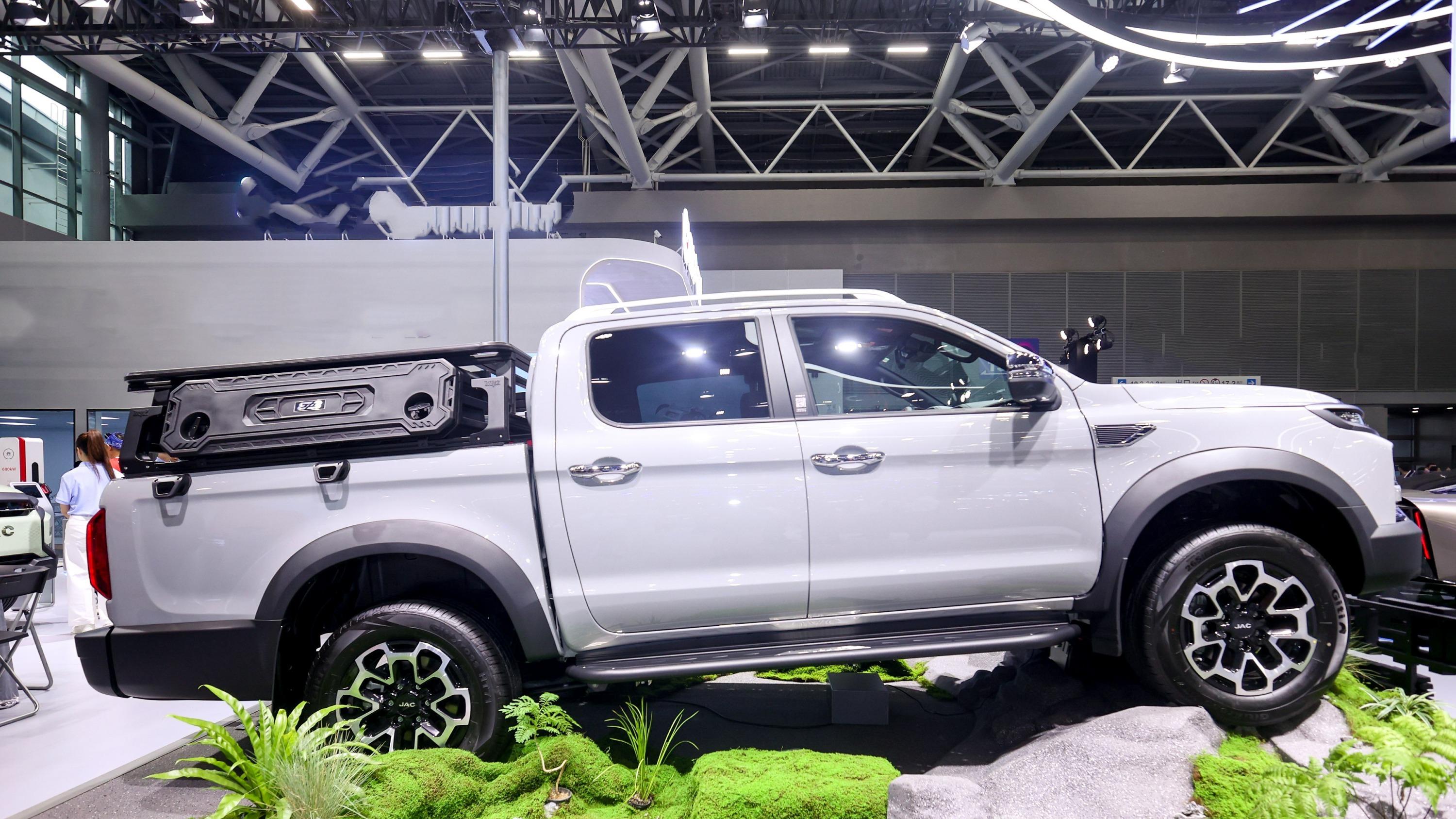 告别沉重：江淮悍途如何让驾驶更轻松？