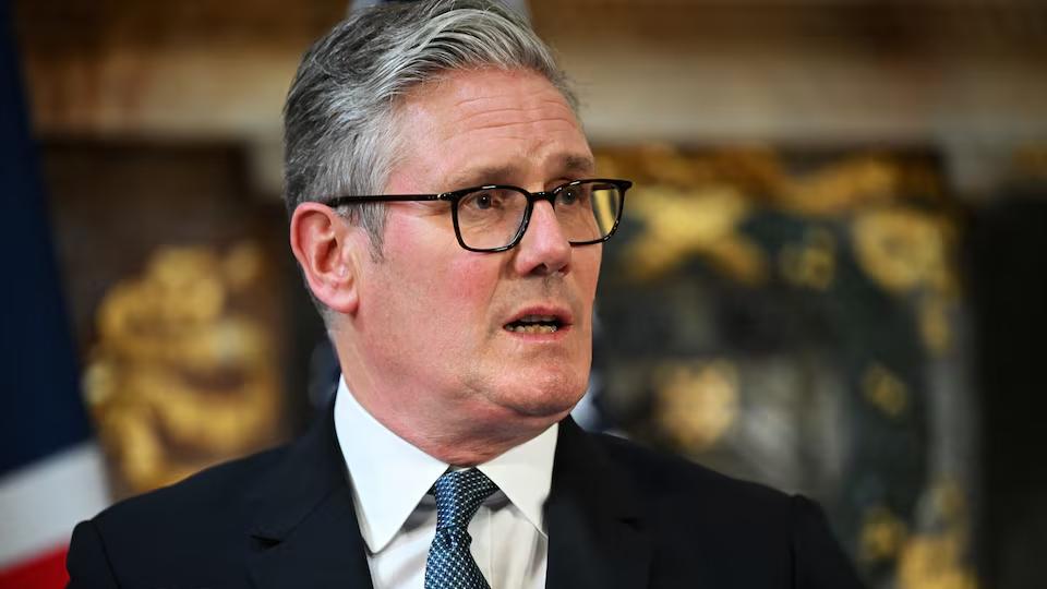 英国首相访华前摊牌，承认了两大错误